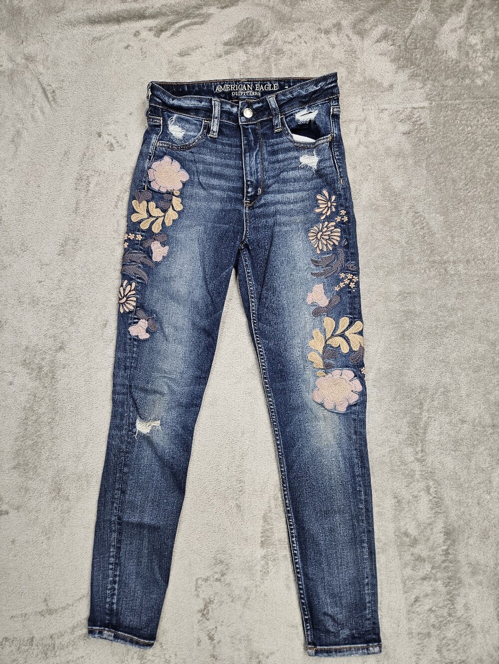 American Eagle Outfitters High-Rise Skinny Jeans – Size 4 ShortDark wash denim